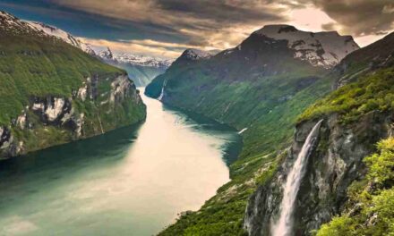 Norway’s Coastal Gems: Coastal Cruises and Fjord Adventures for Norwegian Americans