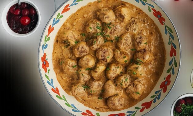 Norwegian Meat Balls and Gravy (KJØTTKAKER)